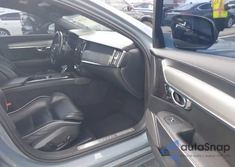 2021 Volvo S90 T6 R-Design z USA, uszkodzony, nr VIN LVYA22MT9MP223223